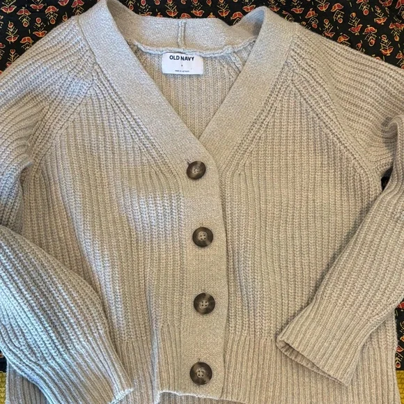 Light gray chunky v neck cardigan - Picture 2 of 4